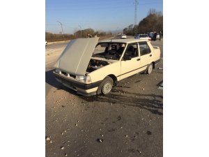 Lastiği patlayan sürücü karşı şeride geçerek durabildi