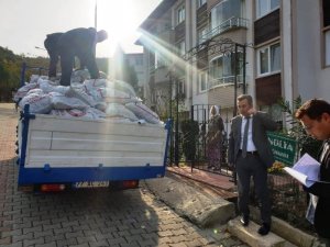 İhtiyaç sahiplerine PTT eliyle kömür yardımı
