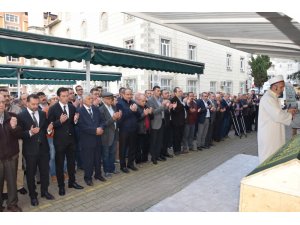 Şenol Güneş’in dünürü son yolculuğuna uğurlandı