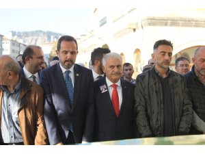 Binali Yıldırım Çankırı’da cenaze törenine katıldı