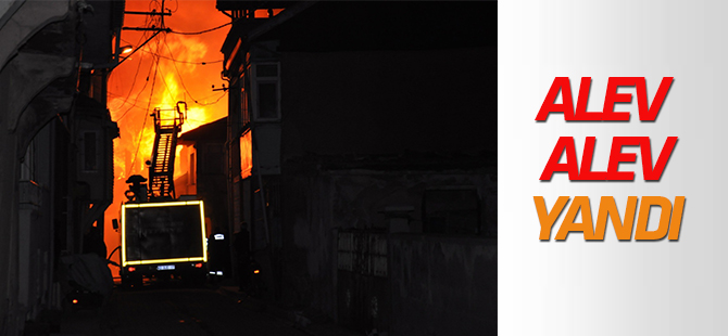 Konya'da metruk bina alev alev yandı