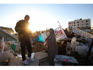 İsrail Kudüs'te Filistinli bir aileyi daha evsiz bıraktı