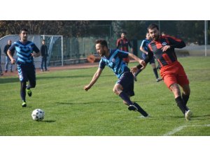Öğrenci Futbol 2. Ligi’nin ilk kazananı Eczacılık Fakültesi oldu
