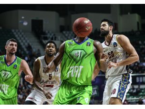 TOFAŞ: 73 - Umana Reyer: 80