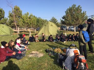 Niğdeli İzciler Kent Ormanında kampta