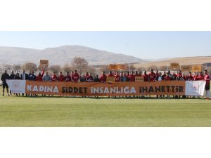 Sivasspor “Kadına şiddete hayır” dedi
