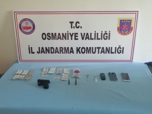 Osmaniye’de uyuşturucu operasyonu: 3 gözaltı