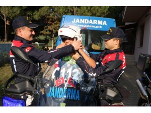 Jandarma 20 Kasım Dünya Çocuk Hakları Günü’nü unutmadı