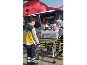 Helikopter ambulans 6 günlük bebek için havalandı