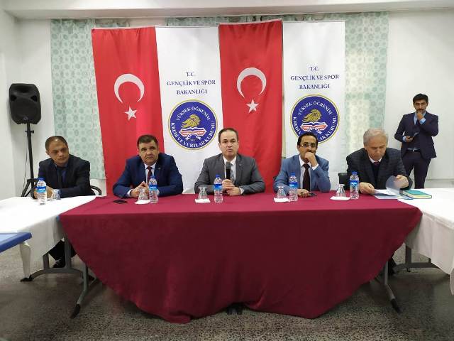 Şahin Yurtları ziyaret etti