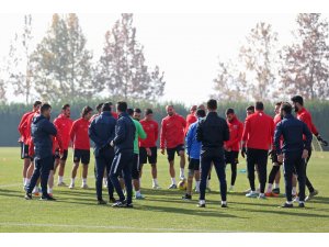 Kayserispor Teknik Direktörü Bülent Uygun, Sivasspor maçından üç puan bekliyor