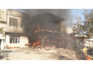 Tarsus’ta ev yangını