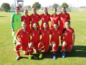 U17 Kız Milli Futbol Takımı’ndan Rusya’ya yarım düzine gol