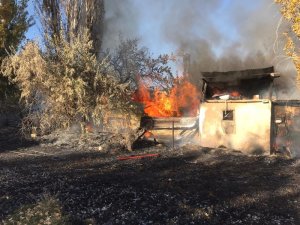 Baraka yangını korkuttu