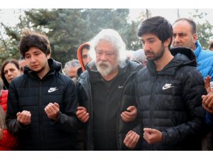 Kadın profesör için tören düzenlendi