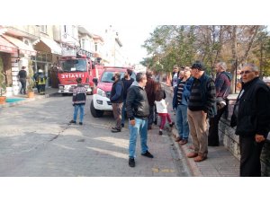 Yangın paniği vatandaşı sokağa döktü