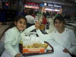 Kazada hayatını kaybeden kız kardeşlerden geriye bu görüntüler kaldı