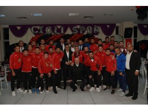 Çiğlili sporseverlerden dayanışma ve birlik gecesi