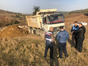 Bursa’da kaçak hafriyat döken kamyona 72 bin lira ceza