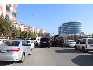 Batman'da adliye önündeki silahlı kavga