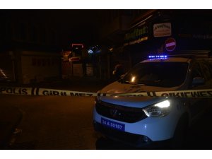 Balat’ta iki kişi arasındaki silahlı kavga kanlı bitti: 1 yaralı