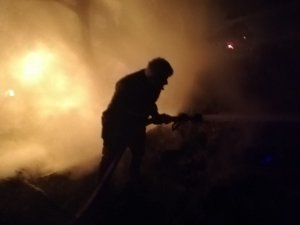 Boyabat’ta samanlık yandı