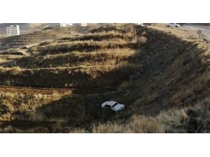 Siirt’te araç uçuruma yuvarlandı: 1 yaralı