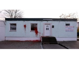 Camiye boyalı saldırı