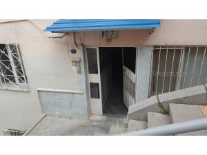 İzmir'de çıkan tartışmada bıçaklanan 3 kişi hastaneye kaldırıldı