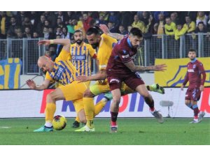 Süper Lig: MKE Ankaragücü: 0 - Trabzonspor: 1 (İlk yarı)