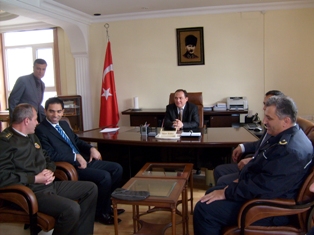 Cihanbeyli kaymakamlığı başarılı personeli ödüllendirdi