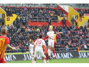 Süper Lig: Kayserispor: 1 - Sivasspor: 1  (İlk yarı)