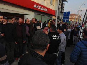 Maddi hasarlı kazada taraflar arasında kavga çıktı: 1 yaralı