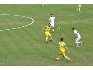 TFF 3. Lig: Osmaniyespor FK: 2 - Somaspor: 2