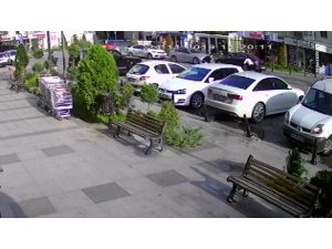 Esenyurt’ta iki grup arasında çıkan silahlı çatışma kamerada