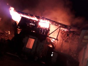 Gece çıkan yangın sabah kontrol altına alınabildi