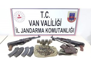 Çatak’ta silah ve mühimmat ele geçirildi