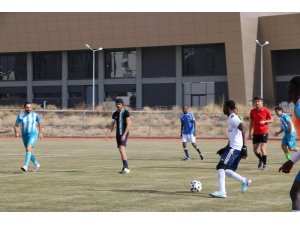 Niğde’de Uluslararası öğrenciler futbol turnuvası başladı