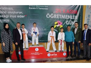 Başkan Işıksu, Karate İl Turnuvasını takip etti