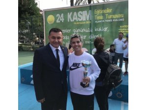 Öğretmenler gününde şampiyon oldu