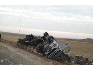 Otomobil tır ile çarpıştı: 1 ölü, 1 yaralı