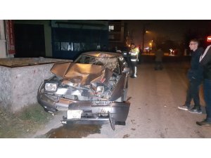 Otomobil ile elektrikli bisiklet çarpıştı: 3 yaralı