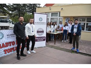 Kitap getirdiler, maça bedava girdiler