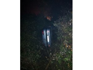 Kontrolden çıkan otomobil şarampole yuvarlandı: 2 yaralı