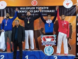 Ayhan Mert Baş'tan Türkiye üçüncülüğü