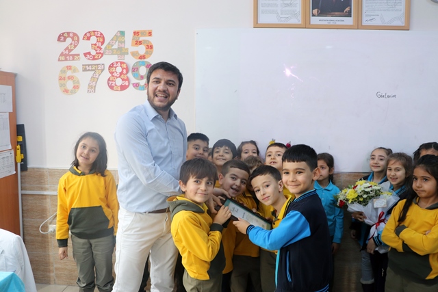 Öğrencilerden Öğretmenlerine anlamlı hediye