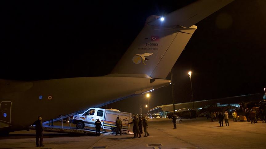Türkiye'nin yardım uçağı Arnavutluk'ta