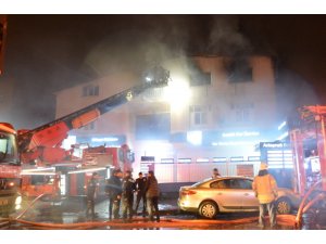 Güngören’de bin metrekarelik tekstil atölyesinde yangın: 2 yaralı