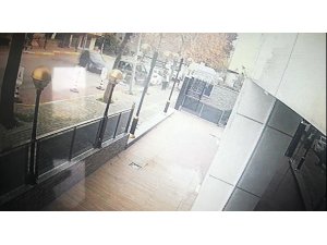 Şeker hastası sürücü krize girdi, yol boyunca 4 araca çarptıktan sonra durabildi