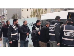 Van’da aranan 12 kişi yakalandı